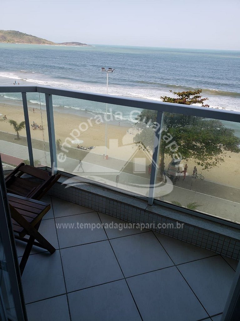 Apto de Frente a Praia com 3 quartos