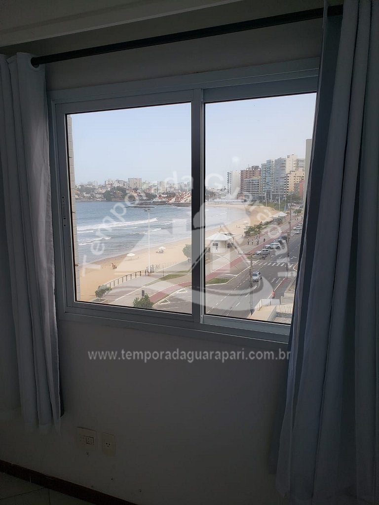 Apto de Frente a Praia com 3 quartos