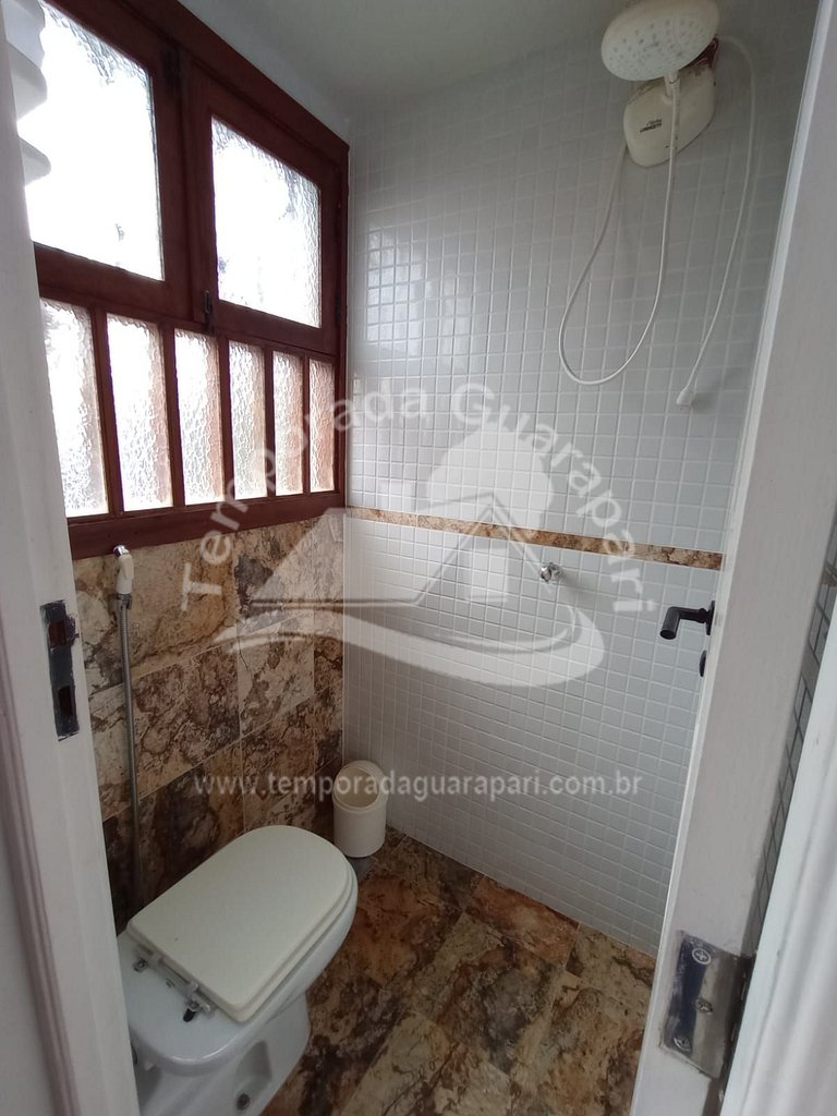 Casa c/ 4 Quartos Sendo 2 Suítes , Piscina e Churrasqueira,