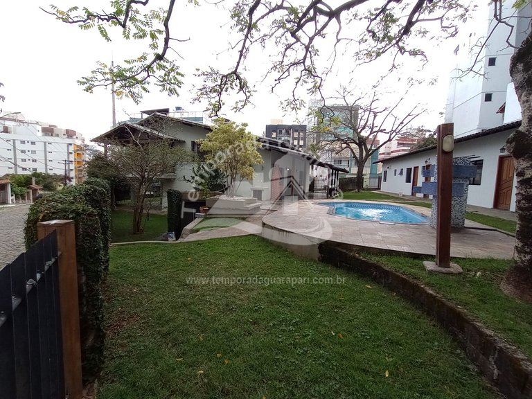 Casa c/ 4 Quartos Sendo 2 Suítes , Piscina e Churrasqueira,