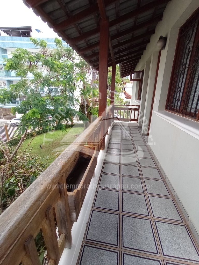 Casa c/ 4 Quartos Sendo 2 Suítes , Piscina e Churrasqueira,