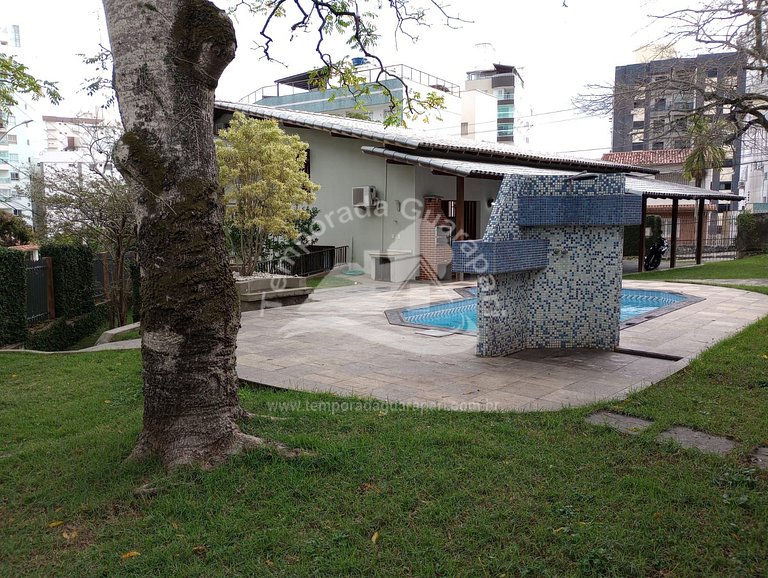 Casa c/ 4 Quartos Sendo 2 Suítes , Piscina e Churrasqueira,