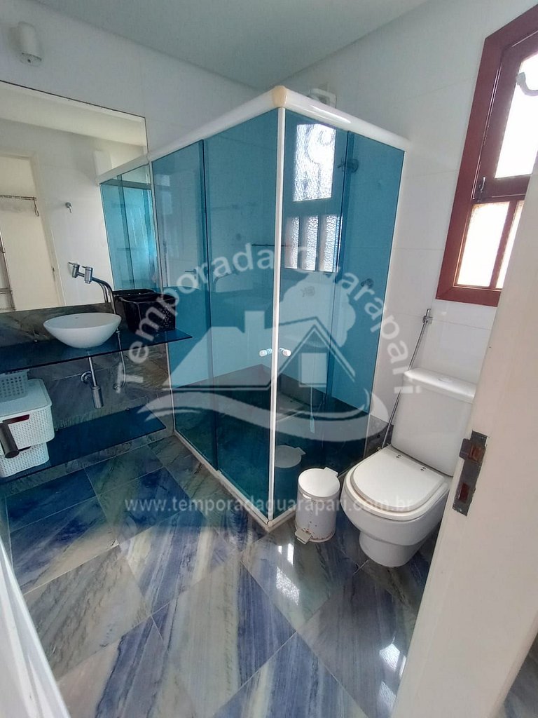 Casa c/ 4 Quartos Sendo 2 Suítes , Piscina e Churrasqueira,