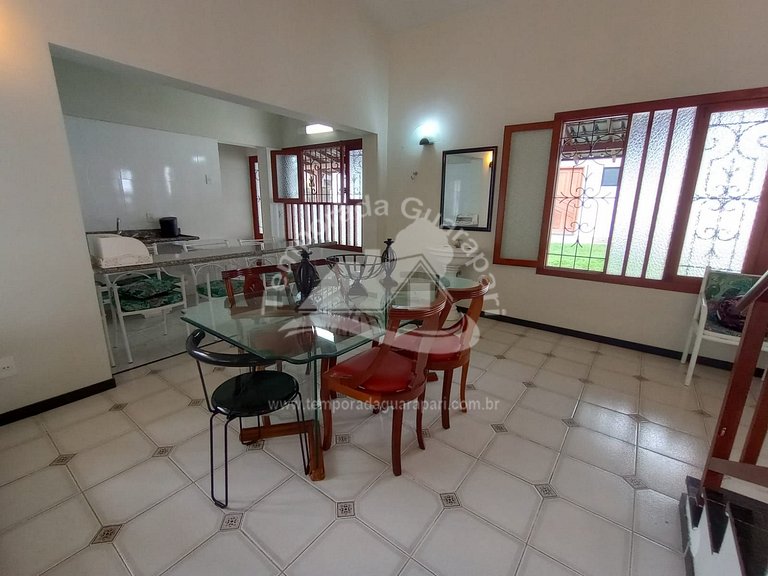 Casa c/ 4 Quartos Sendo 2 Suítes , Piscina e Churrasqueira,