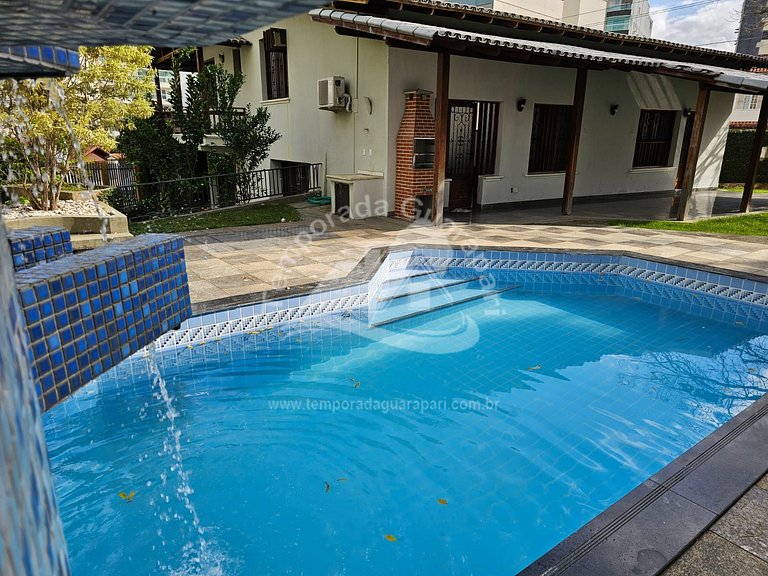 Casa c/ 4 Quartos Sendo 2 Suítes , Piscina e Churrasqueira,