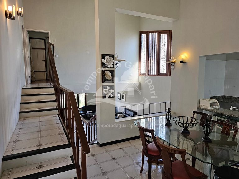 Casa c/ 4 Quartos Sendo 2 Suítes , Piscina e Churrasqueira,