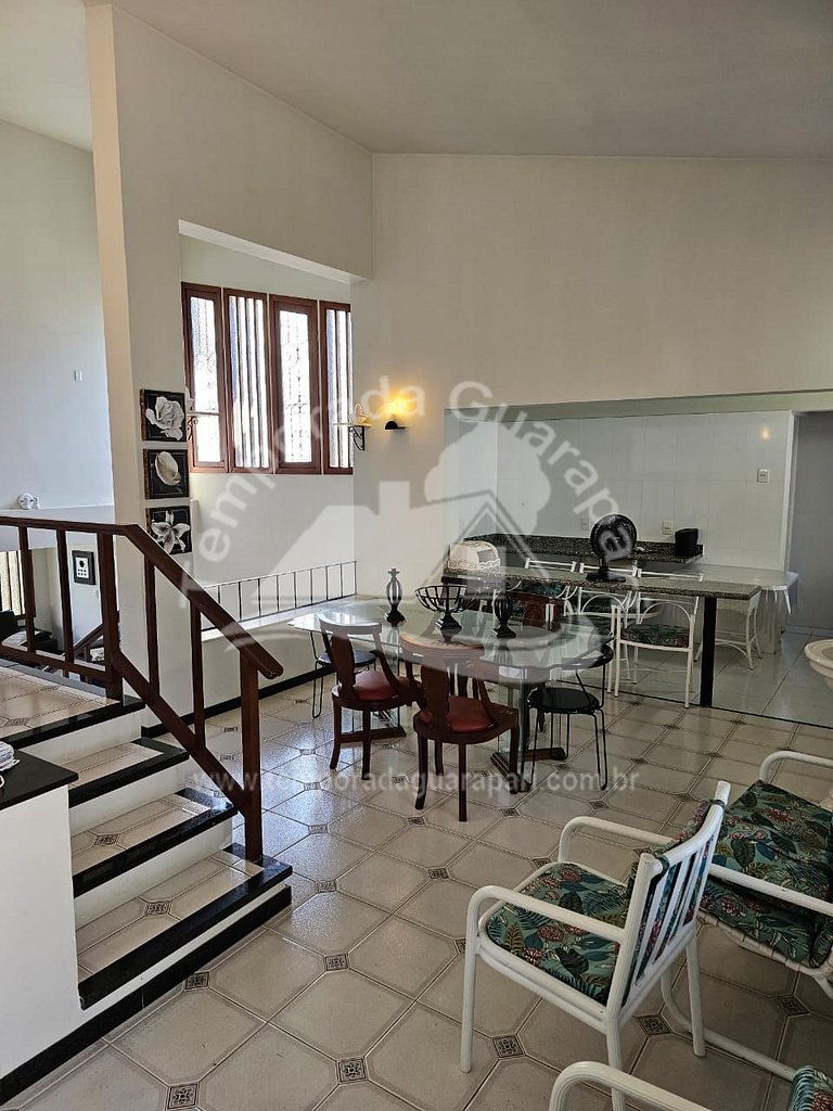 Casa c/ 4 Quartos Sendo 2 Suítes , Piscina e Churrasqueira,