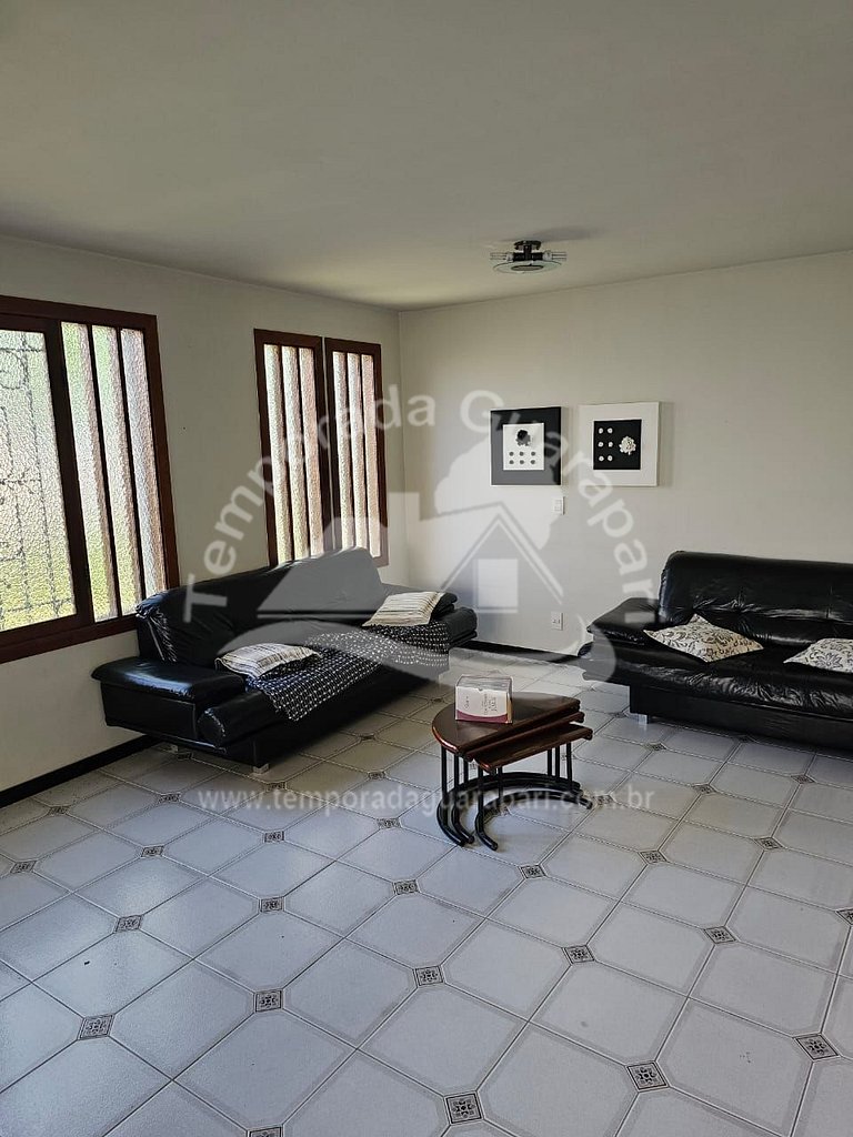 Casa c/ 4 Quartos Sendo 2 Suítes , Piscina e Churrasqueira,