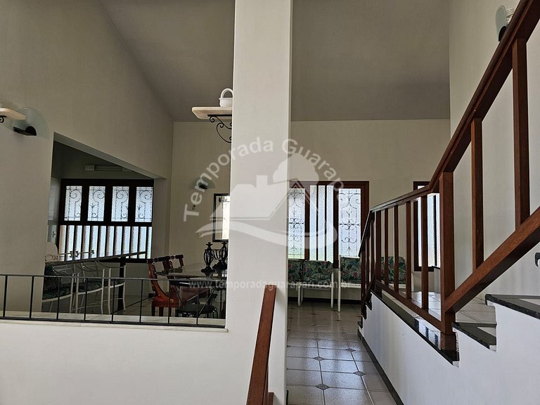 Casa c/ 4 Quartos Sendo 2 Suítes , Piscina e Churrasqueira,