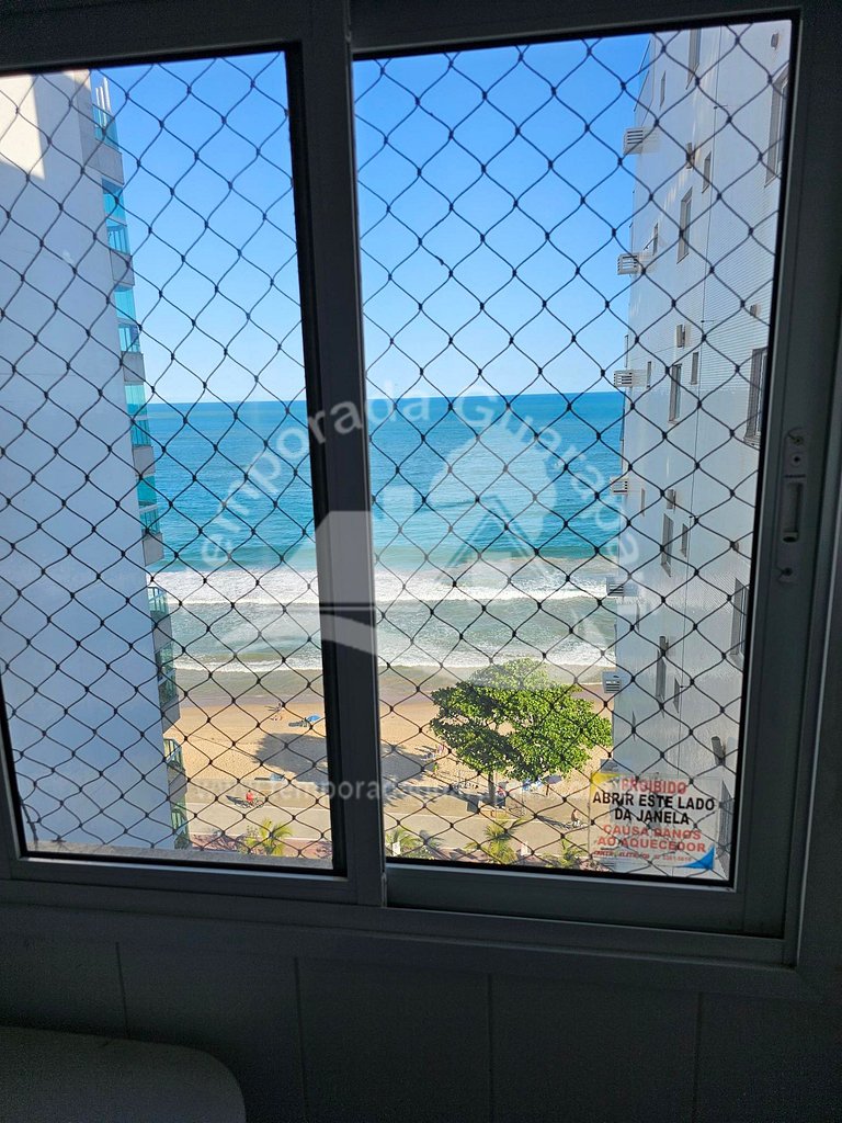 Apto. com 3 Quartos + 1 Dependência, 2 Garagens
