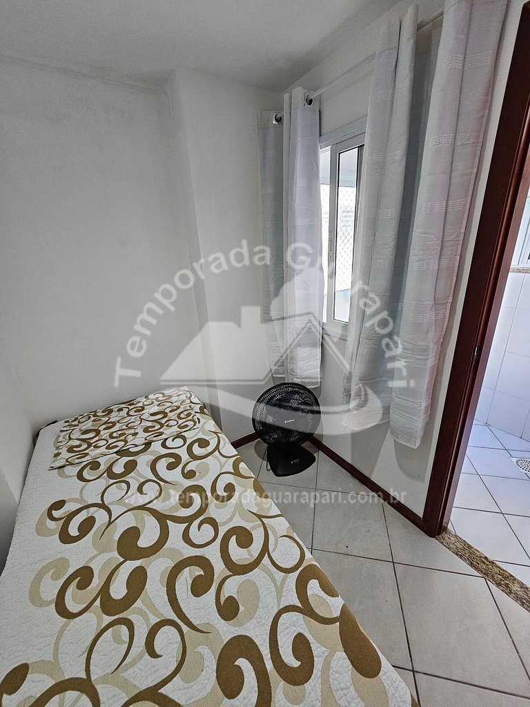 Apto. com 3 Quartos + 1 Dependência, 2 Garagens