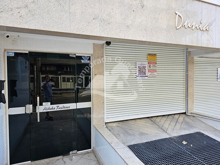 Apto. com 3 Quartos + 1 Dependência, 2 Garagens