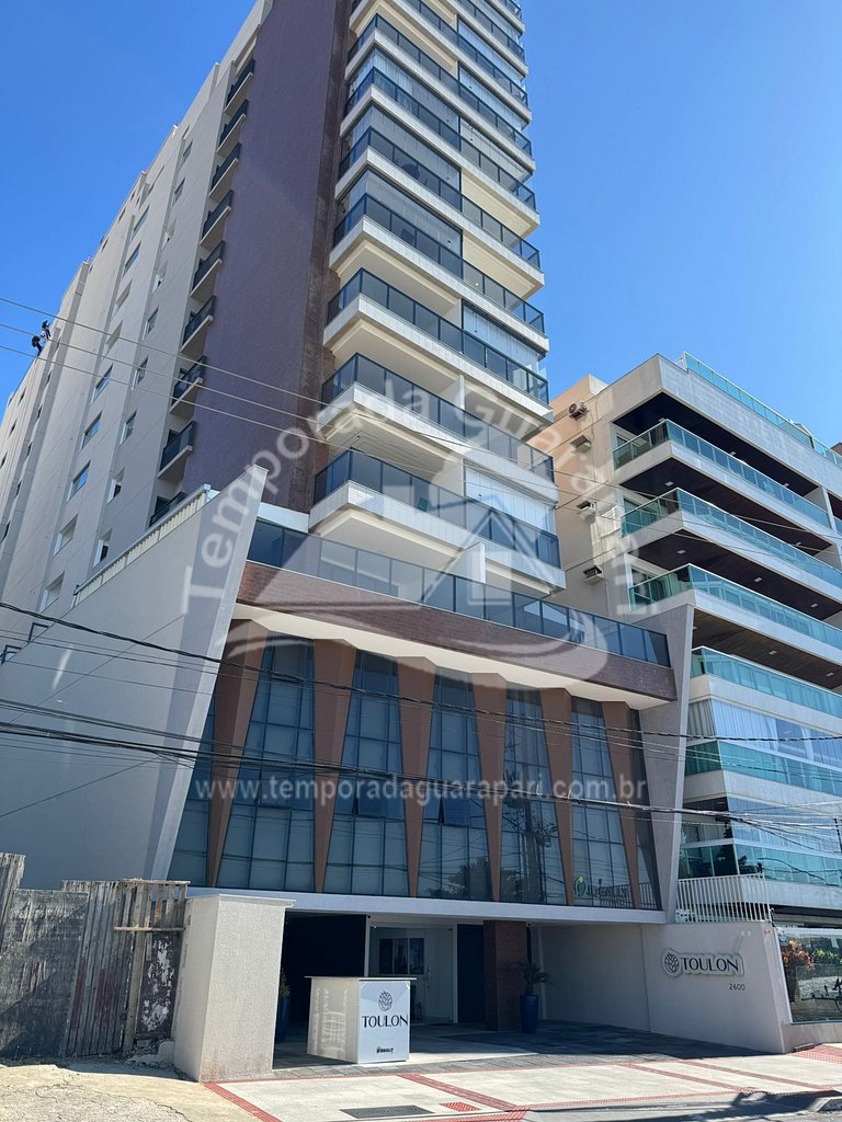 Novo, Luxo com 3 quartos , sendo 2 com ar condicionado