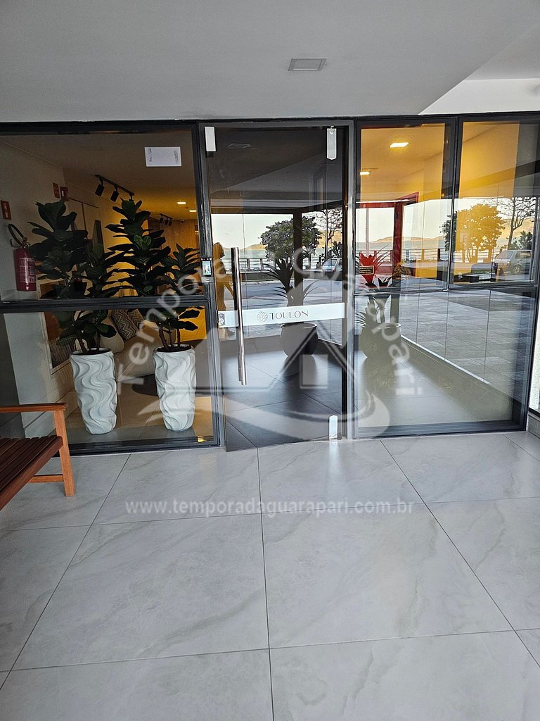 Novo, Luxo com 3 quartos , sendo 2 com ar condicionado