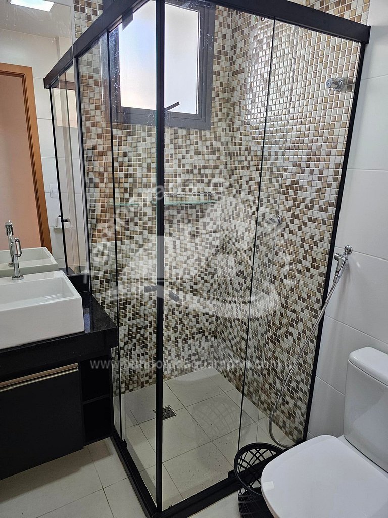Novo, Luxo com 3 quartos , sendo 2 com ar condicionado